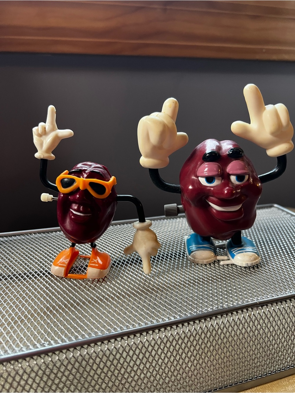 California Raisins Wind Up Walking Figurines 1987 & 1988 (2)